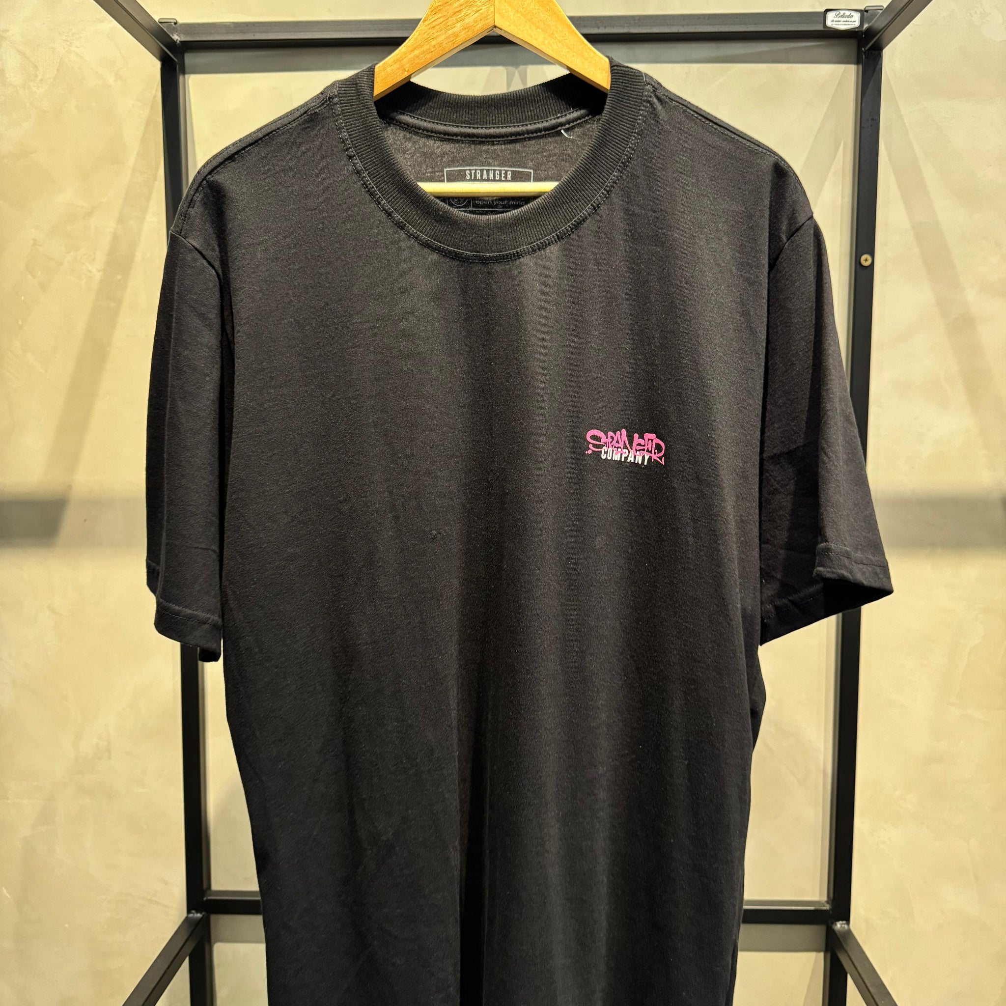 CAMISA BASICA MALHÃO STRANGER PRETA