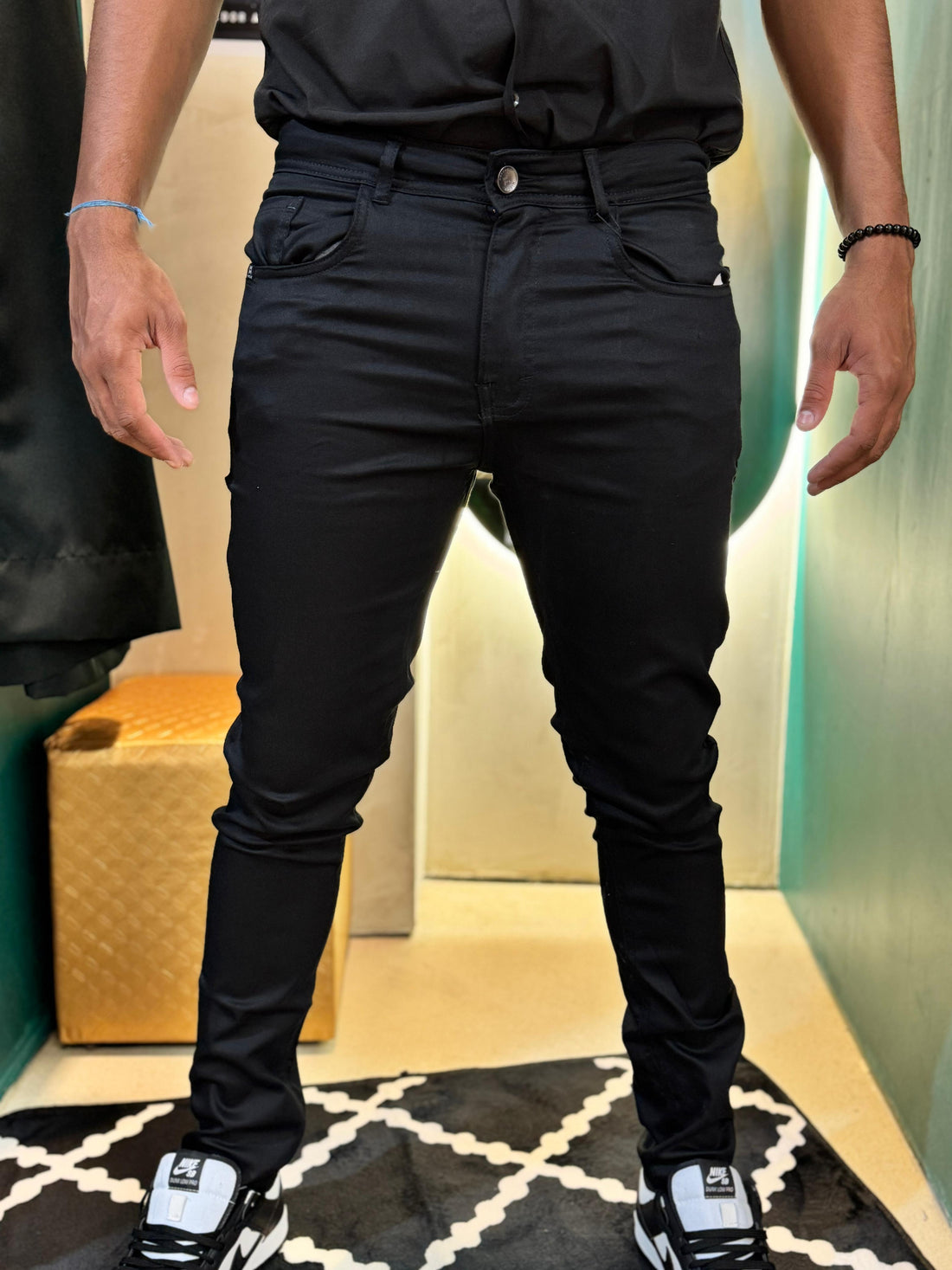 CALÇA SARJA PRETA MIOCHE