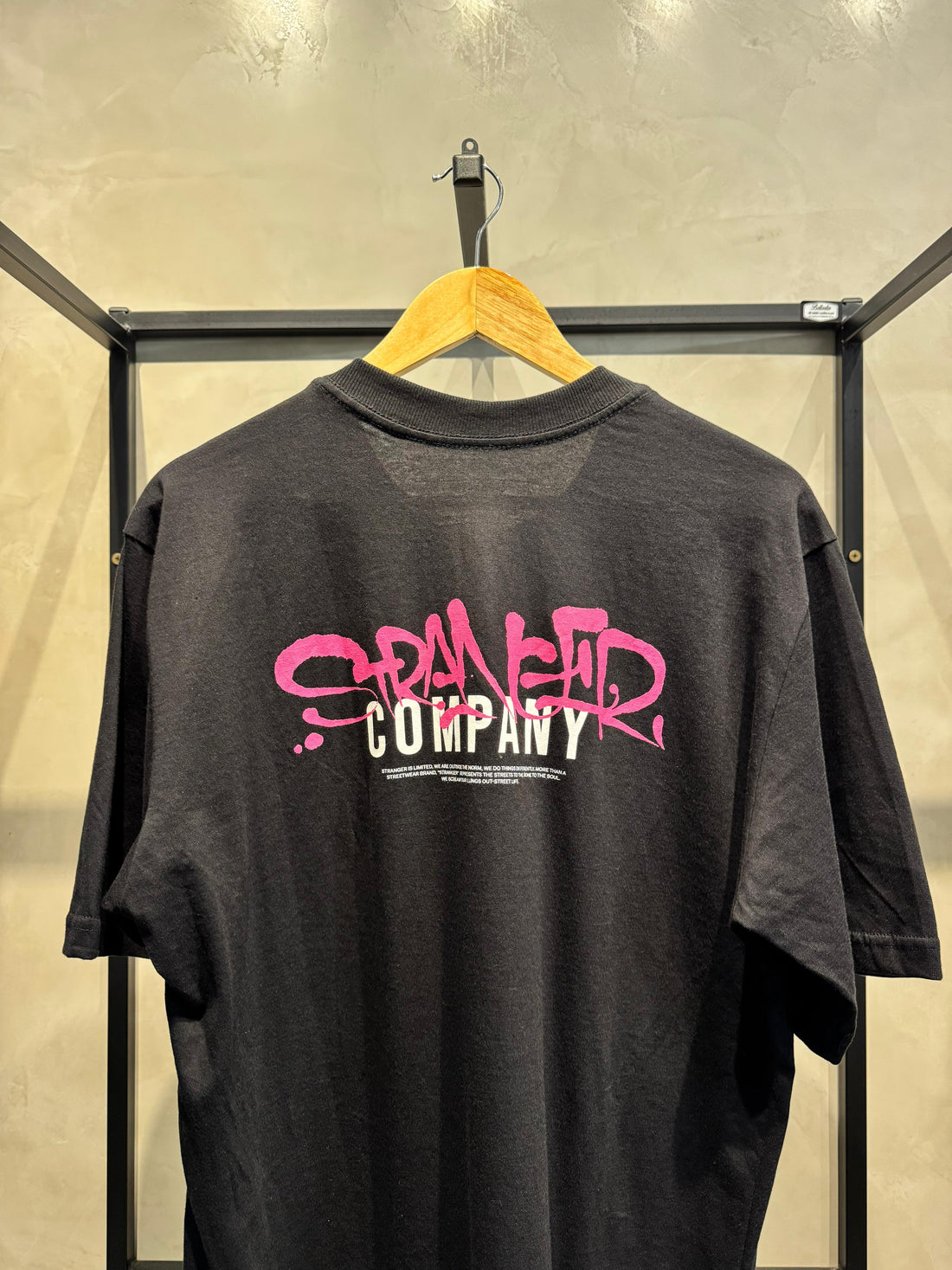 CAMISA BASICA MALHÃO STRANGER PRETA